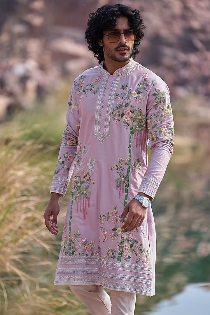 Lilac Silk Thread Embroidered Kurta Set by Anushree Reddy Men at Pernia's Pop Up Shop