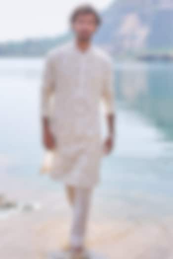 Ivory Chanderi French Knot Embroidered Kurta Set by Anushree Reddy Men at Pernia's Pop Up Shop