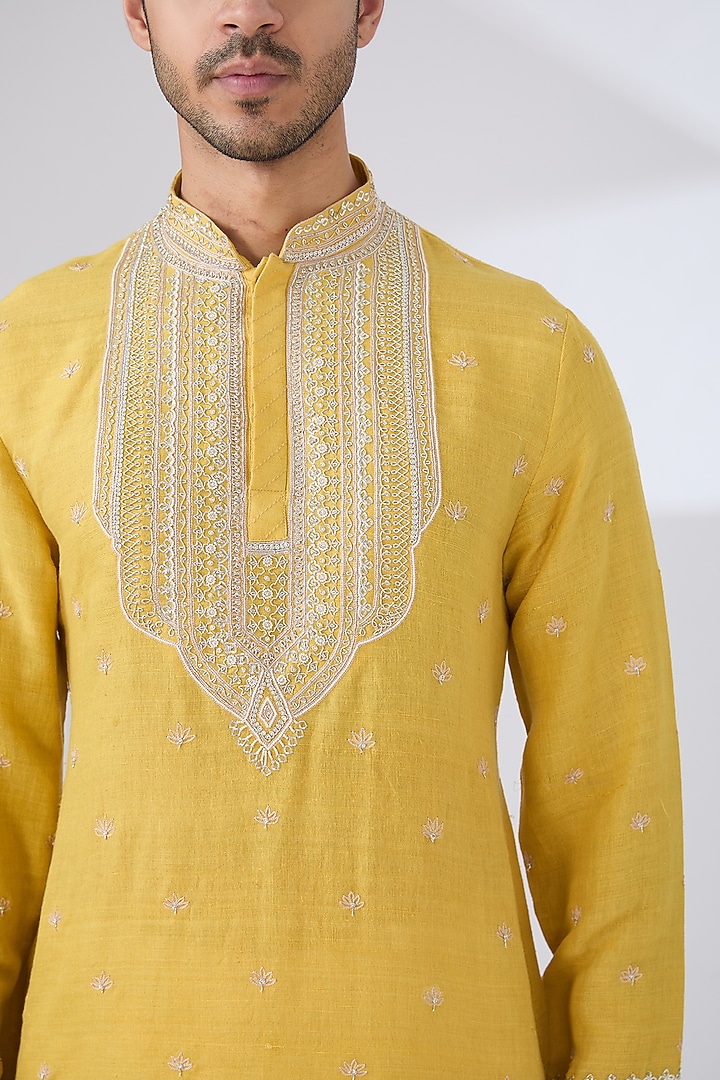 Soft Yellow Linen Embroidered Kurta Set by Anushree Reddy Men at Pernia's Pop Up Shop
