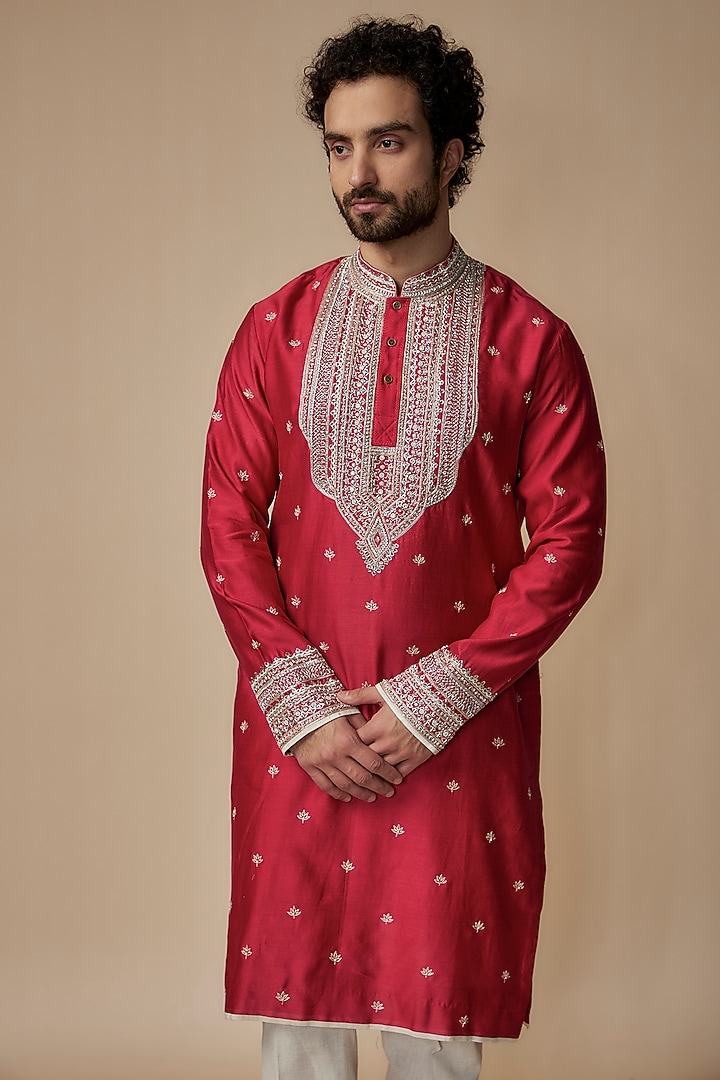 Red Chanderi Embroidered Kurta Set by Anushree Reddy Men at Pernia's Pop Up Shop