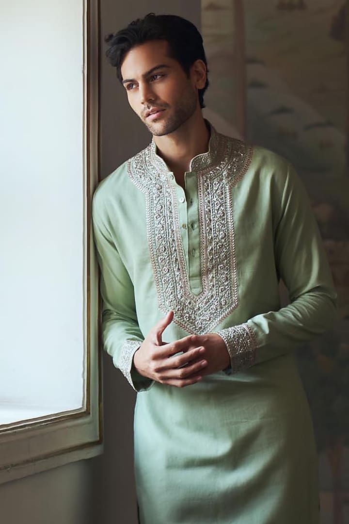 Green Linen Kurta Set by Anushree Reddy Men at Pernia's Pop Up Shop