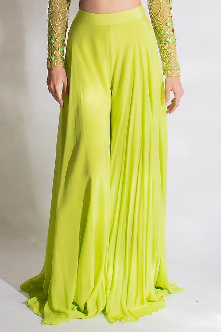 Parrot Green Crepe Pant Set by Anshika Tak Label at Pernia's Pop Up Shop