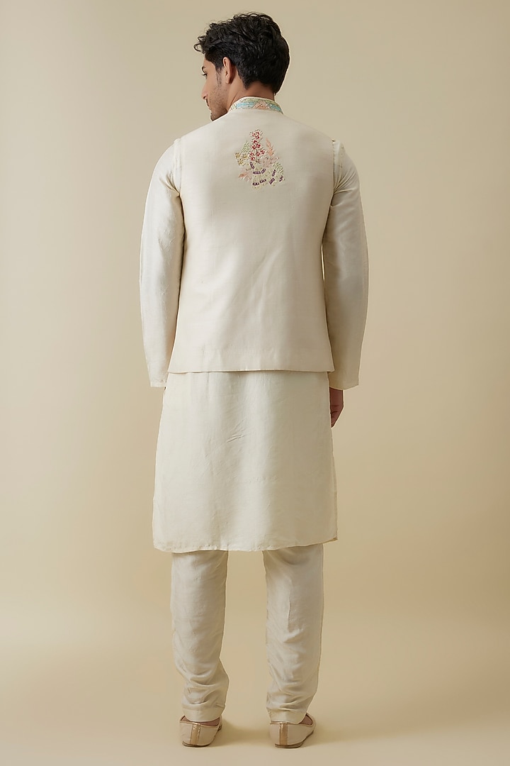 Ivory Bangalore Silk Floral Embroidered Bundi Jacket Set by AANURAG DALMIA at Pernia's Pop Up Shop