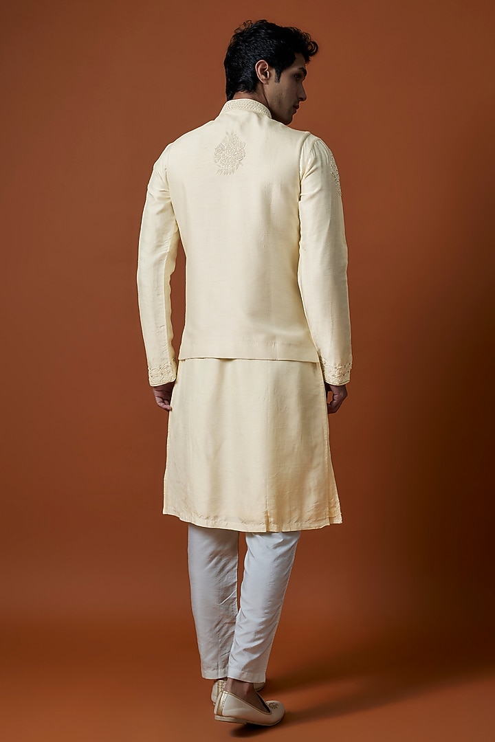 White Bangalori Silk Hand Embellished Bundi Jacket Set by AANURAG DALMIA at Pernia's Pop Up Shop