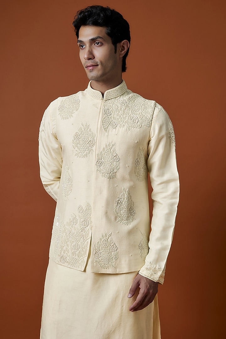 White Bangalori Silk Hand Embellished Bundi Jacket Set by AANURAG DALMIA at Pernia's Pop Up Shop