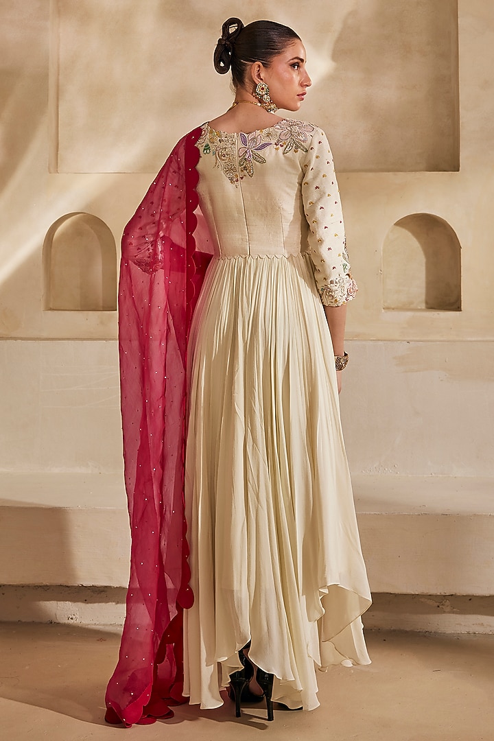 Off-White Chinon Chiffon Floral Embroidered High-Low Wedding Anarkali Set by Anu Pellakuru at Pernia's Pop Up Shop