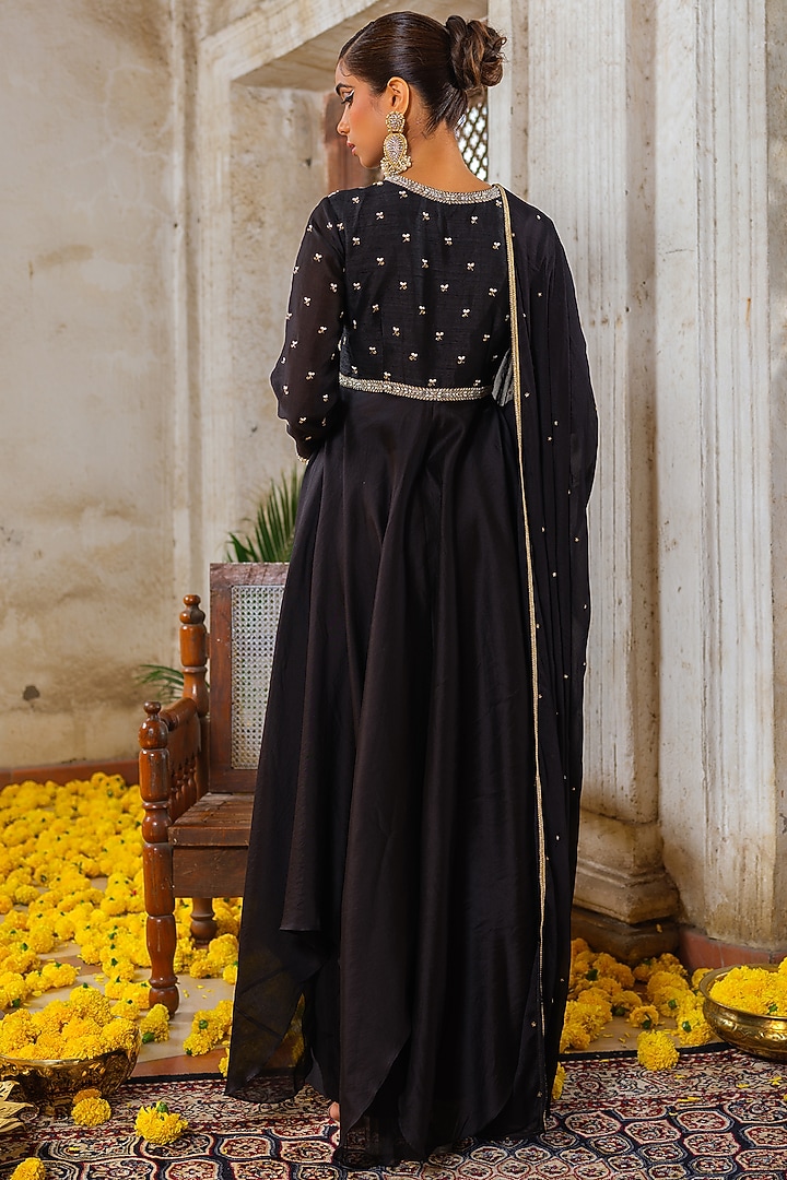 Black Chanderi Silk Cutdana Embroidered Wedding Anarkali Set by Anu Pellakuru at Pernia's Pop Up Shop