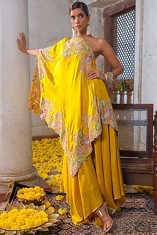 Mustard Yellow Pure Silk Floral Hand Embroidered One-Shoulder Kaftan Set by Anu Pellakuru