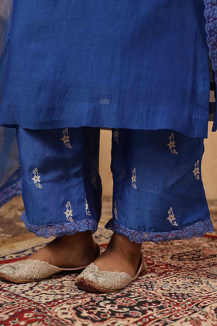 Blue Chanderi Thread Work Kurta Set by ANSHU WADHWA at Pernia's Pop Up Shop