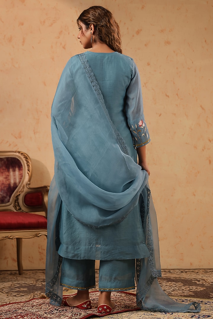 Bluish Green Chanderi Machine Embroidered Kurta Set by ANSHU WADHWA at Pernia's Pop Up Shop