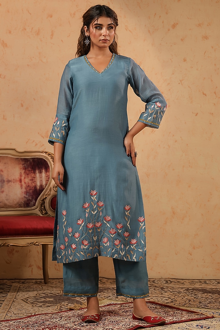 Bluish Green Chanderi Machine Embroidered Kurta Set by ANSHU WADHWA at Pernia's Pop Up Shop