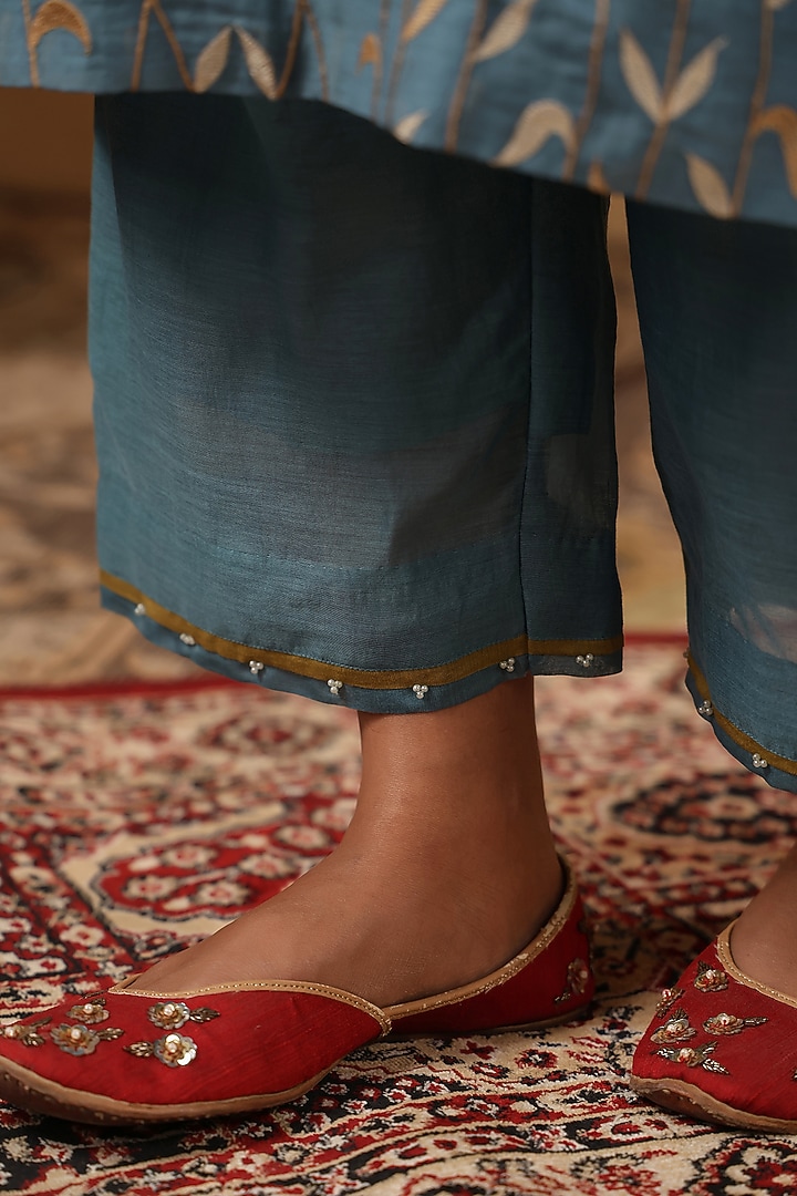Bluish Green Chanderi Machine Embroidered Kurta Set by ANSHU WADHWA at Pernia's Pop Up Shop