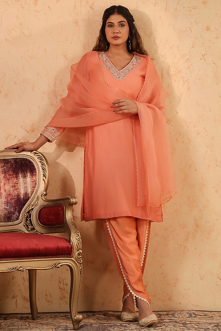Coral Chanderi Hand Work Kurta Set by ANSHU WADHWA at Pernia's Pop Up Shop