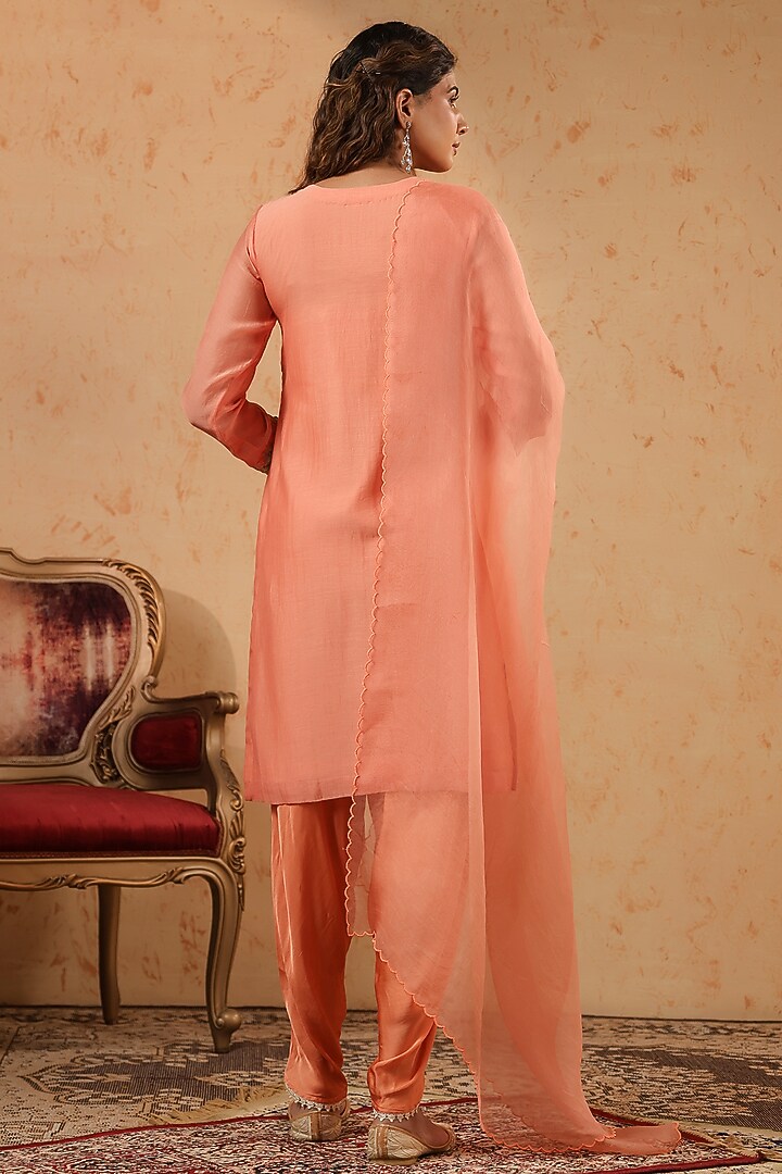 Coral Chanderi Hand Work Kurta Set by ANSHU WADHWA at Pernia's Pop Up Shop