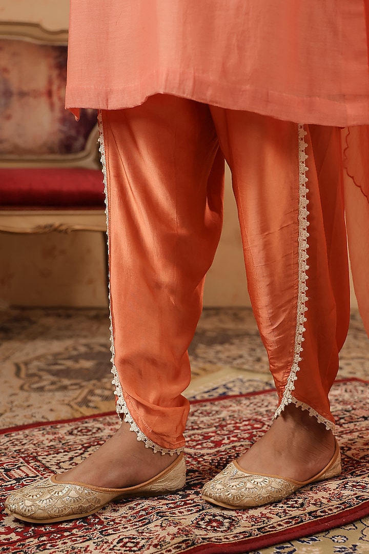 Coral Chanderi Hand Work Kurta Set by ANSHU WADHWA at Pernia's Pop Up Shop