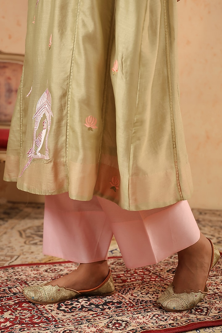 Earthy Green Chanderi Thread Work Kurta Set by ANSHU WADHWA at Pernia's Pop Up Shop