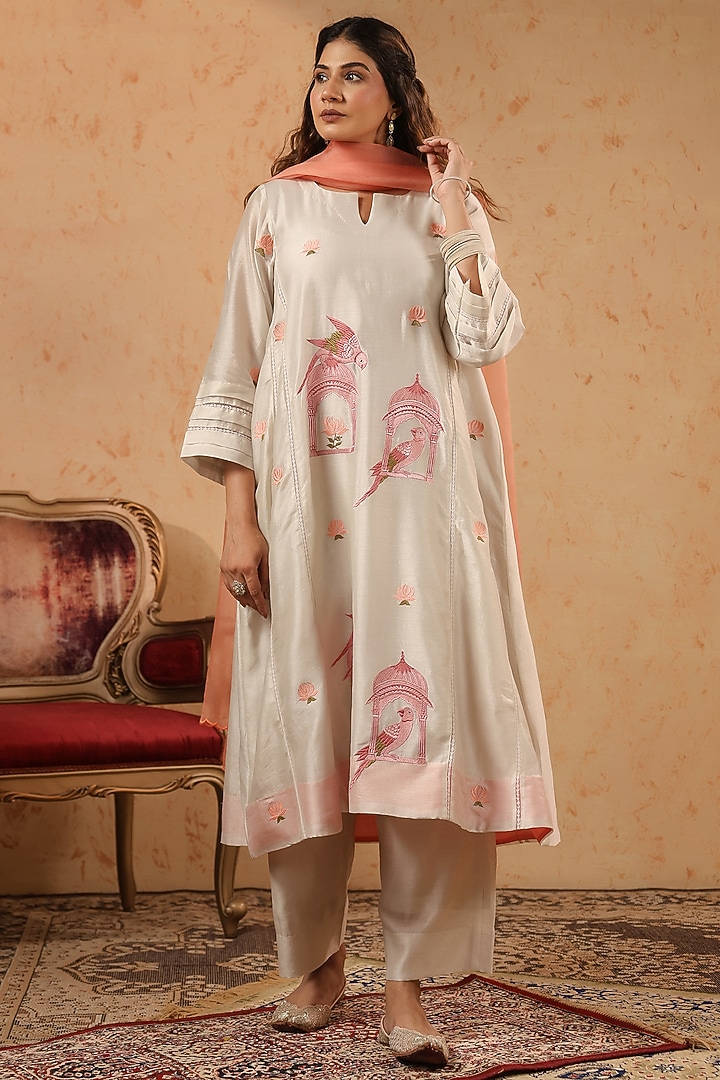 Pearl White Chanderi Resham Work Kurta Set by ANSHU WADHWA at Pernia's Pop Up Shop