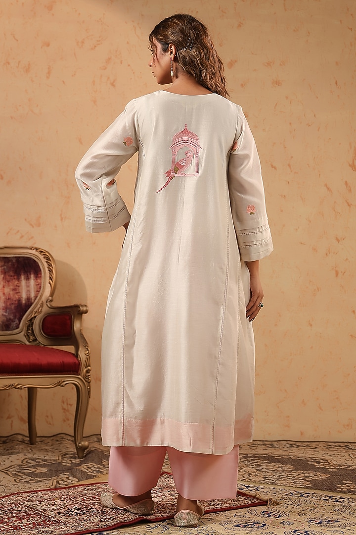Pearl White Chanderi Resham Work Kurta Set by ANSHU WADHWA at Pernia's Pop Up Shop