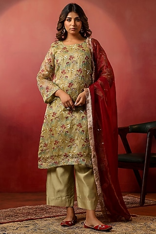 Green Chanderi Hand Embroidered Kurta Set by ANSHU WADHWA