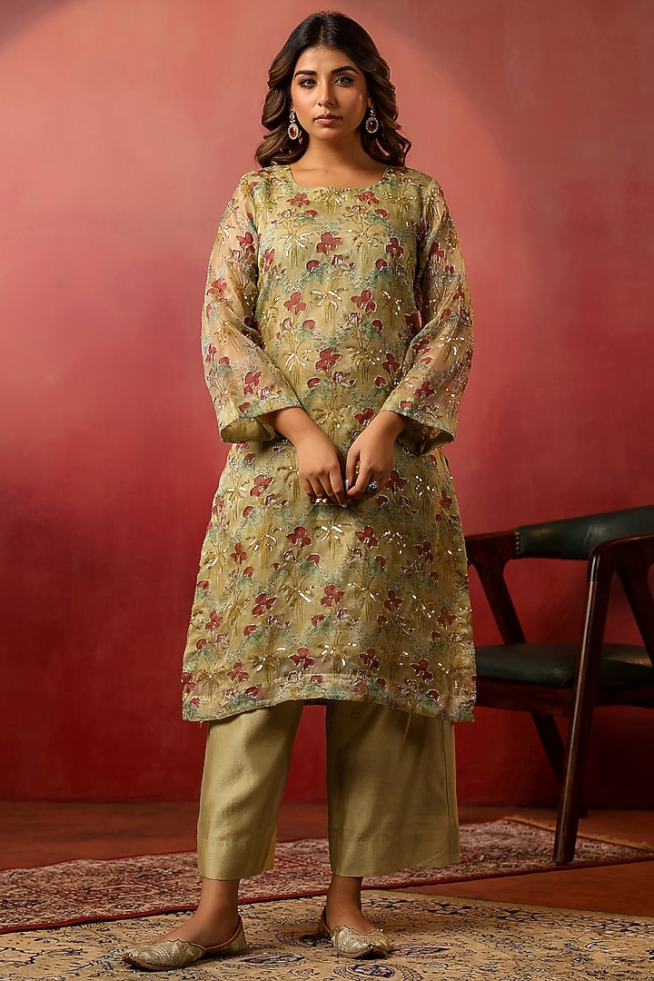 Green Chanderi Hand Embroidered Kurta Set by ANSHU WADHWA at Pernia's Pop Up Shop