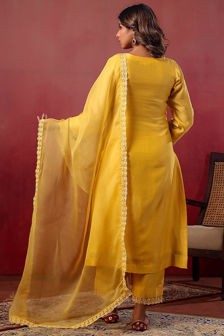Yellow Chanderi Hand Embroidered Kurta Set by ANSHU WADHWA at Pernia's Pop Up Shop