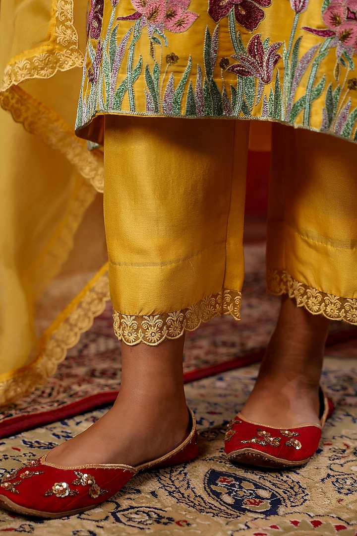 Yellow Chanderi Hand Embroidered Kurta Set by ANSHU WADHWA at Pernia's Pop Up Shop