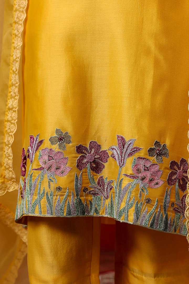 Yellow Chanderi Hand Embroidered Kurta Set by ANSHU WADHWA at Pernia's Pop Up Shop