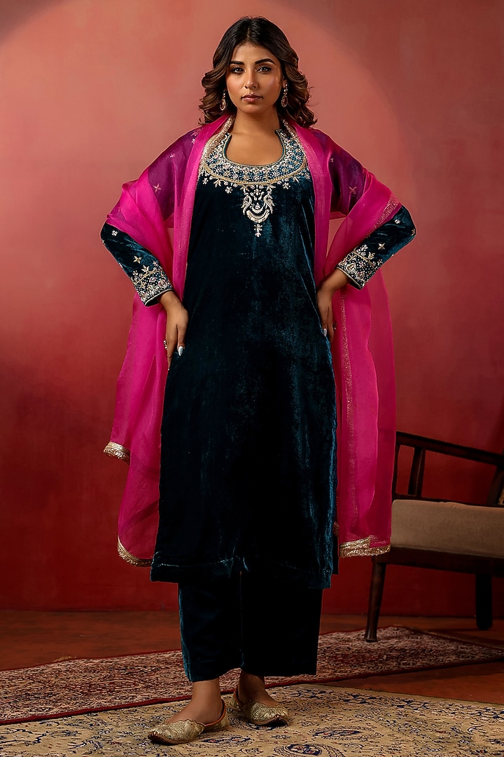 Teal Velvet Hand Embroidered Kurta Set by ANSHU WADHWA at Pernia's Pop Up Shop