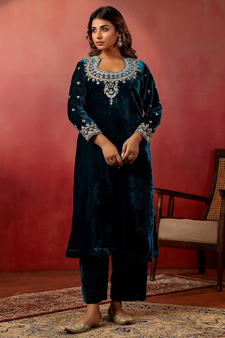 Teal Velvet Hand Embroidered Kurta Set by ANSHU WADHWA at Pernia's Pop Up Shop