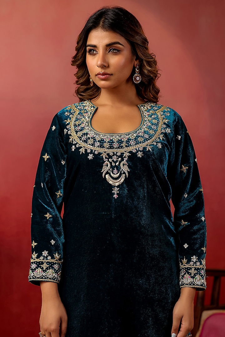 Teal Velvet Hand Embroidered Kurta Set by ANSHU WADHWA at Pernia's Pop Up Shop
