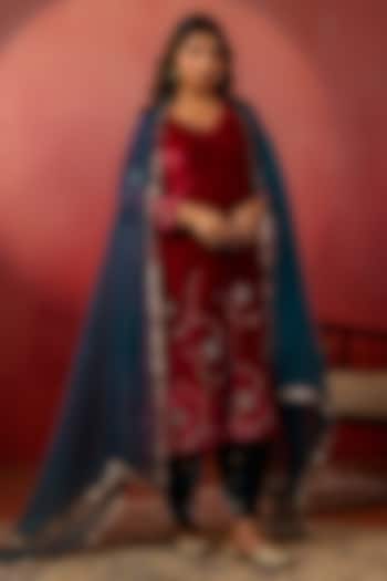 Cherry Red Velvet Hand Embroidered Kurta Set by ANSHU WADHWA at Pernia's Pop Up Shop