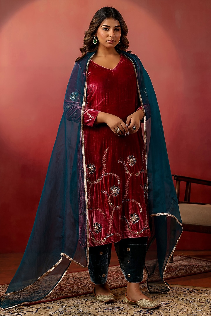 Cherry Red Velvet Hand Embroidered Kurta Set by ANSHU WADHWA at Pernia's Pop Up Shop