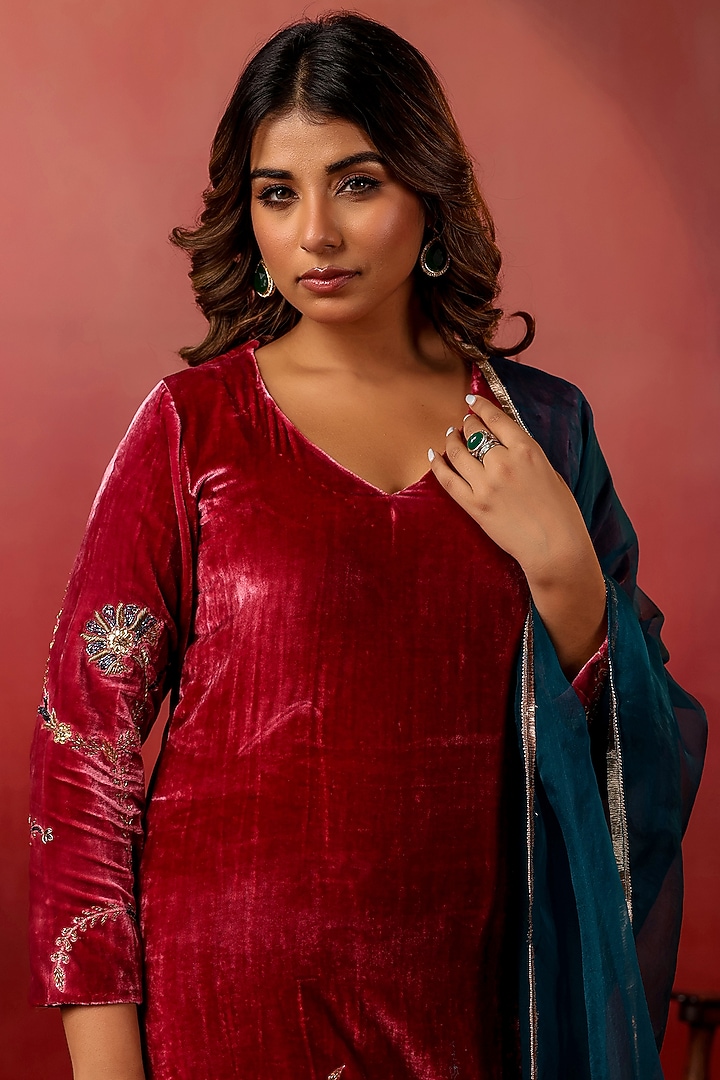 Cherry Red Velvet Hand Embroidered Kurta Set by ANSHU WADHWA at Pernia's Pop Up Shop