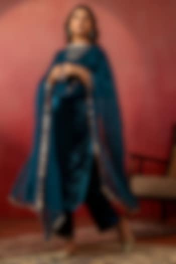 Teal Velvet Hand Embroidered Kurta Set by ANSHU WADHWA at Pernia's Pop Up Shop