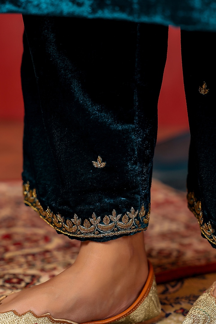 Teal Velvet Hand Embroidered Kurta Set by ANSHU WADHWA at Pernia's Pop Up Shop