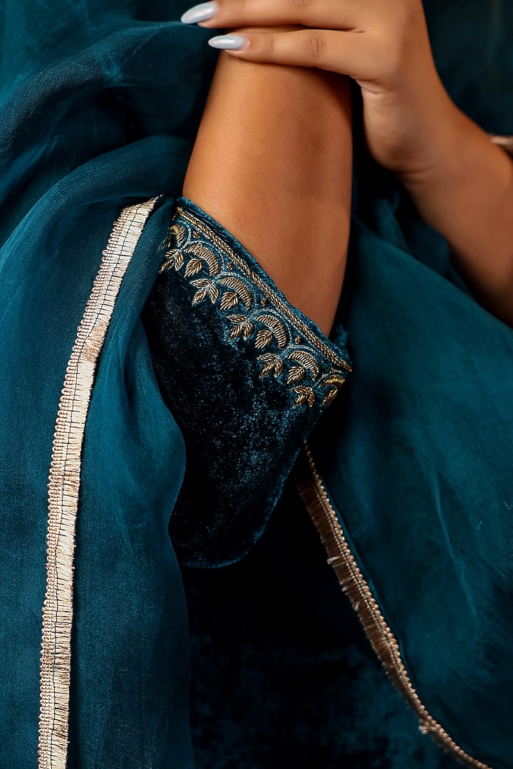 Teal Velvet Hand Embroidered Kurta Set by ANSHU WADHWA at Pernia's Pop Up Shop