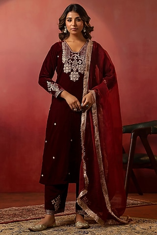 Maroon Velvet Machine Embroidered Kurta Set by ANSHU WADHWA