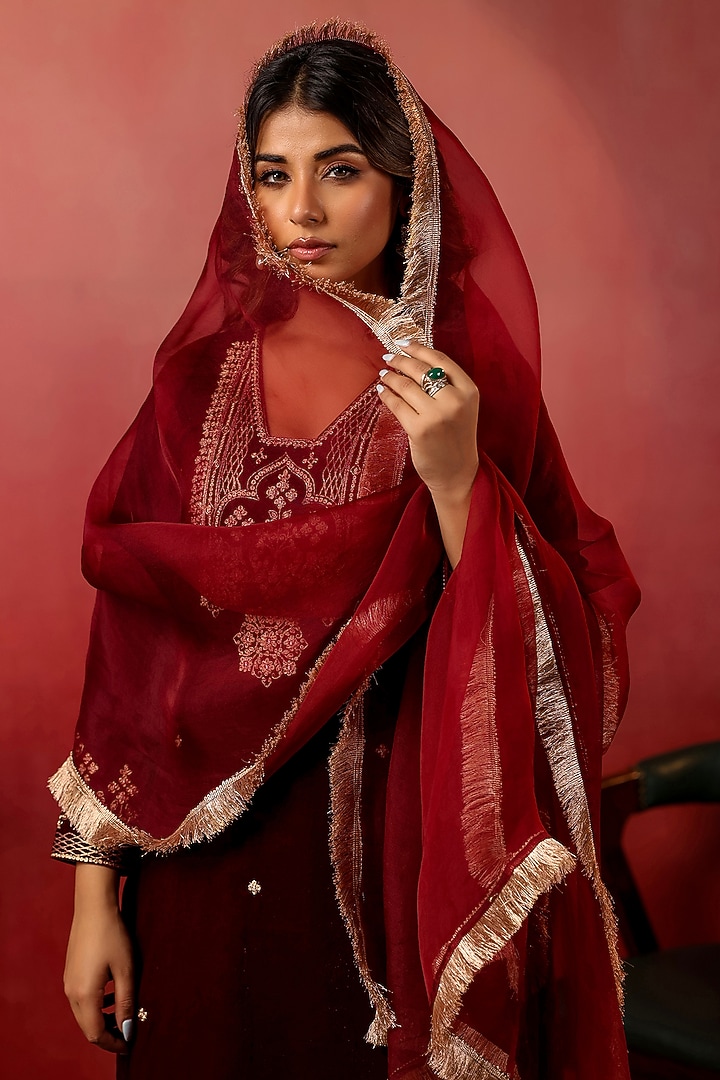 Maroon Velvet Machine Embroidered Kurta Set by ANSHU WADHWA at Pernia's Pop Up Shop