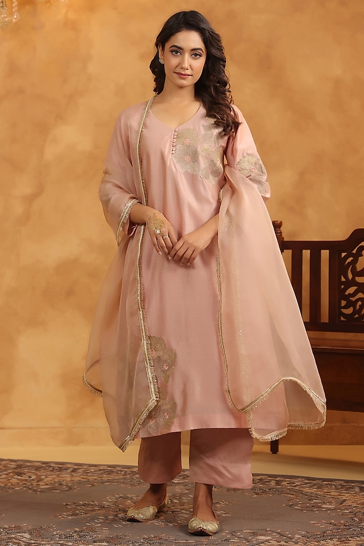 Roasted Peach Silk Chanderi Thread Machine Embroidered A-Line Kurta Set by ANSHU WADHWA at Pernia's Pop Up Shop