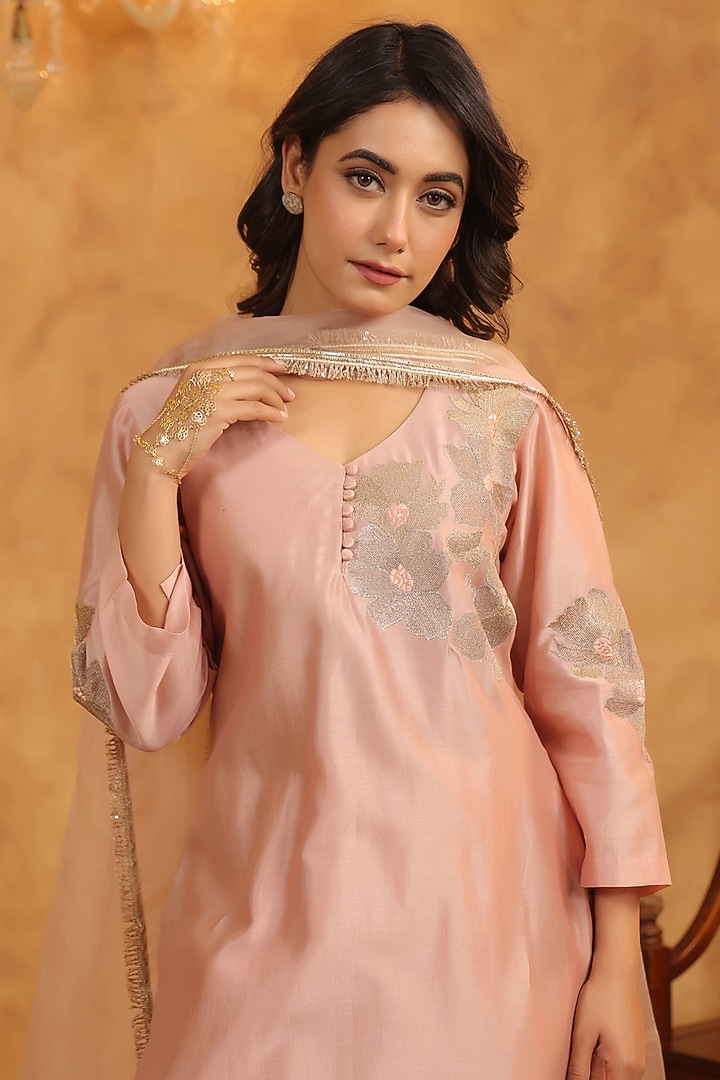 Roasted Peach Silk Chanderi Thread Machine Embroidered A-Line Kurta Set by ANSHU WADHWA at Pernia's Pop Up Shop
