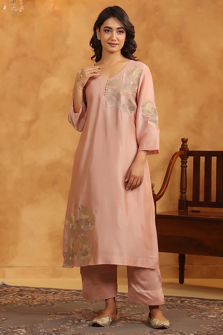 Roasted Peach Silk Chanderi Thread Machine Embroidered A-Line Kurta Set by ANSHU WADHWA at Pernia's Pop Up Shop