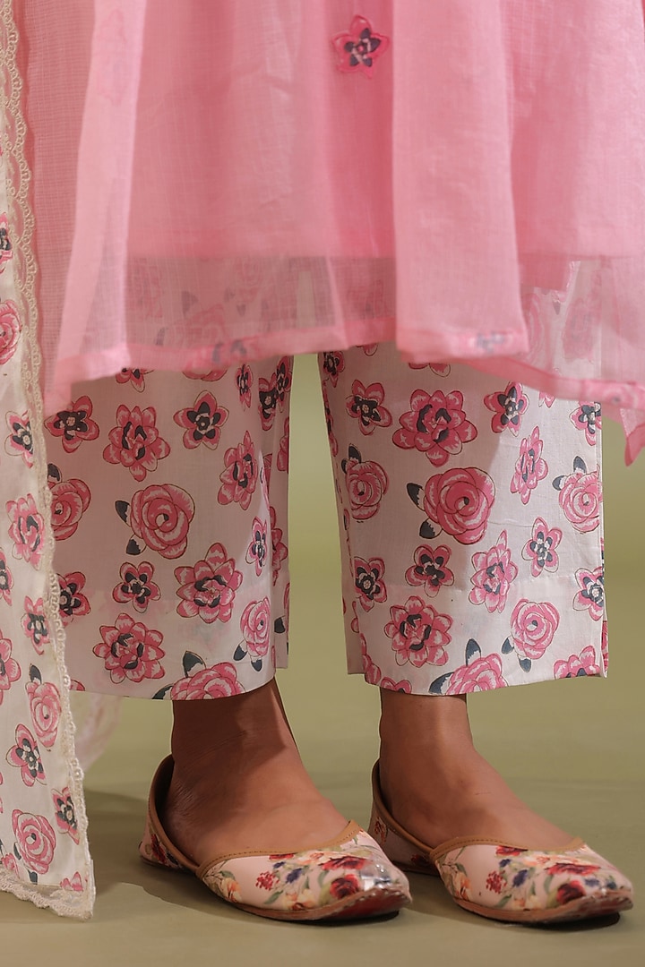 Pink Cotton Handblock Printed & Patchwork Kurta Set by ANSHU WADHWA at Pernia's Pop Up Shop