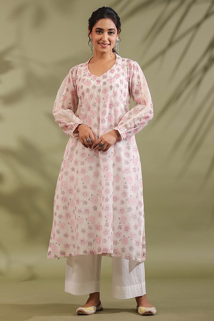 Off-White Chanderi Floral Printed Kurta Set by ANSHU WADHWA at Pernia's Pop Up Shop