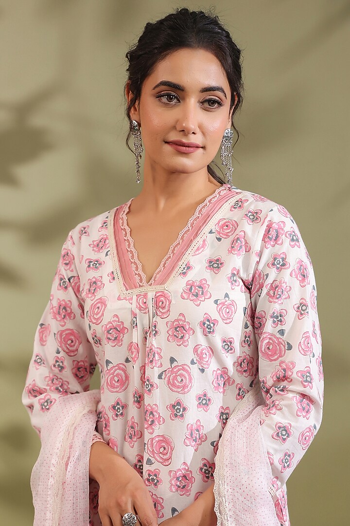 Pink Cotton Floral Printed A-Line Kurta Set by ANSHU WADHWA at Pernia's Pop Up Shop