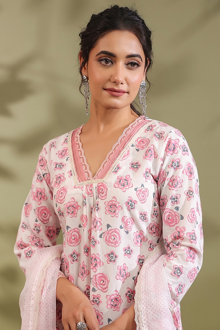 Pink Cotton Floral Printed A-Line Kurta Set by ANSHU WADHWA at Pernia's Pop Up Shop