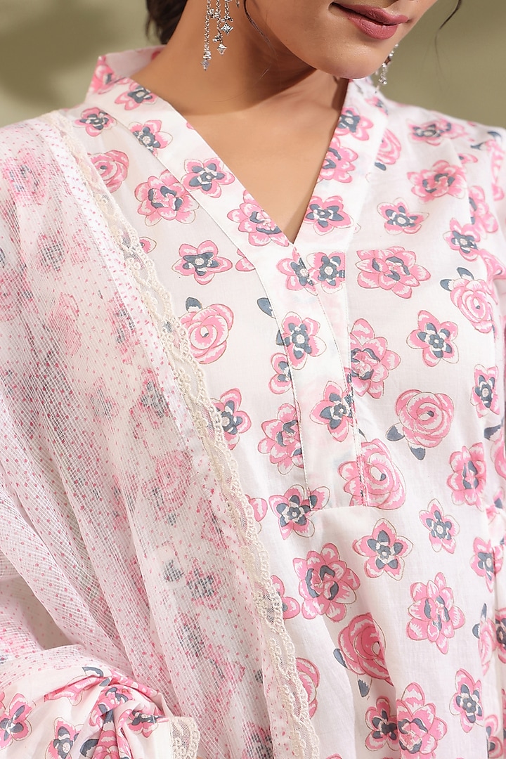 Pink Cotton Printed Gathered A-Line Kurta Set by ANSHU WADHWA at Pernia's Pop Up Shop