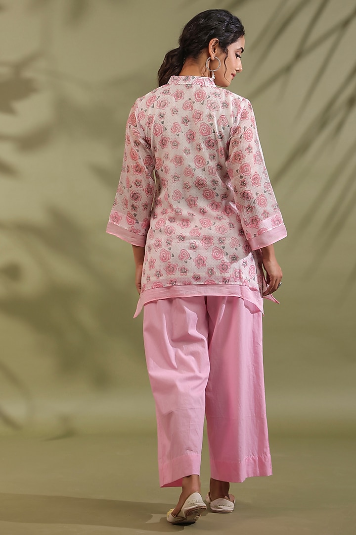 Off-White & Pink Cotton Handblock Printed Kurta Set by ANSHU WADHWA at Pernia's Pop Up Shop