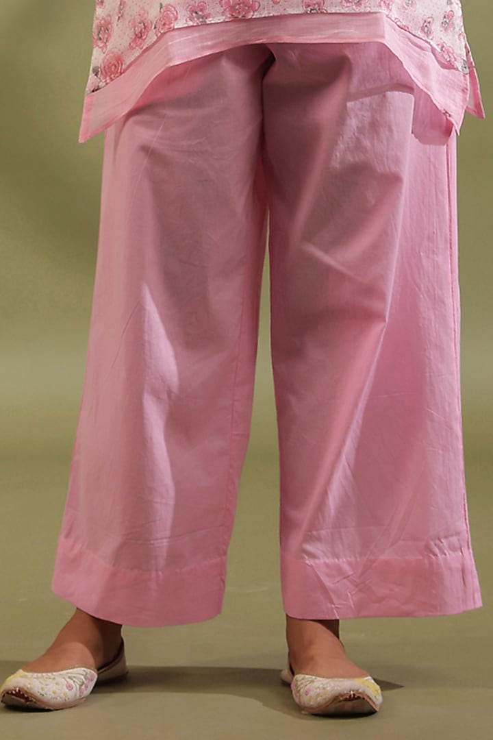 Off-White & Pink Cotton Handblock Printed Kurta Set by ANSHU WADHWA at Pernia's Pop Up Shop