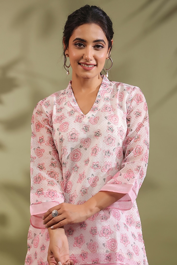 Off-White & Pink Cotton Handblock Printed Kurta Set by ANSHU WADHWA at Pernia's Pop Up Shop