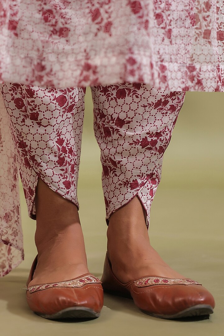 Off-White Cotton & Kota Doria Handblock Printed Kurta Set by ANSHU WADHWA at Pernia's Pop Up Shop
